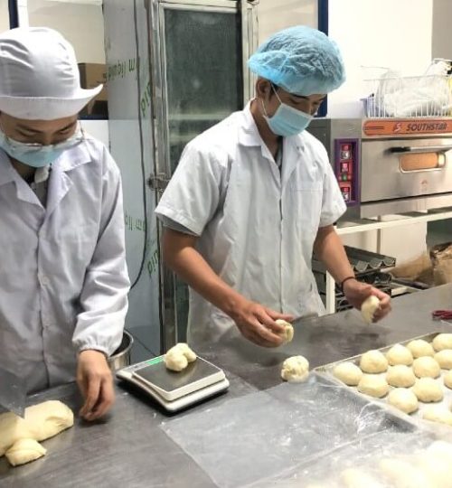 tu_thien_banh_nuoc_deli_xuong_600x525px